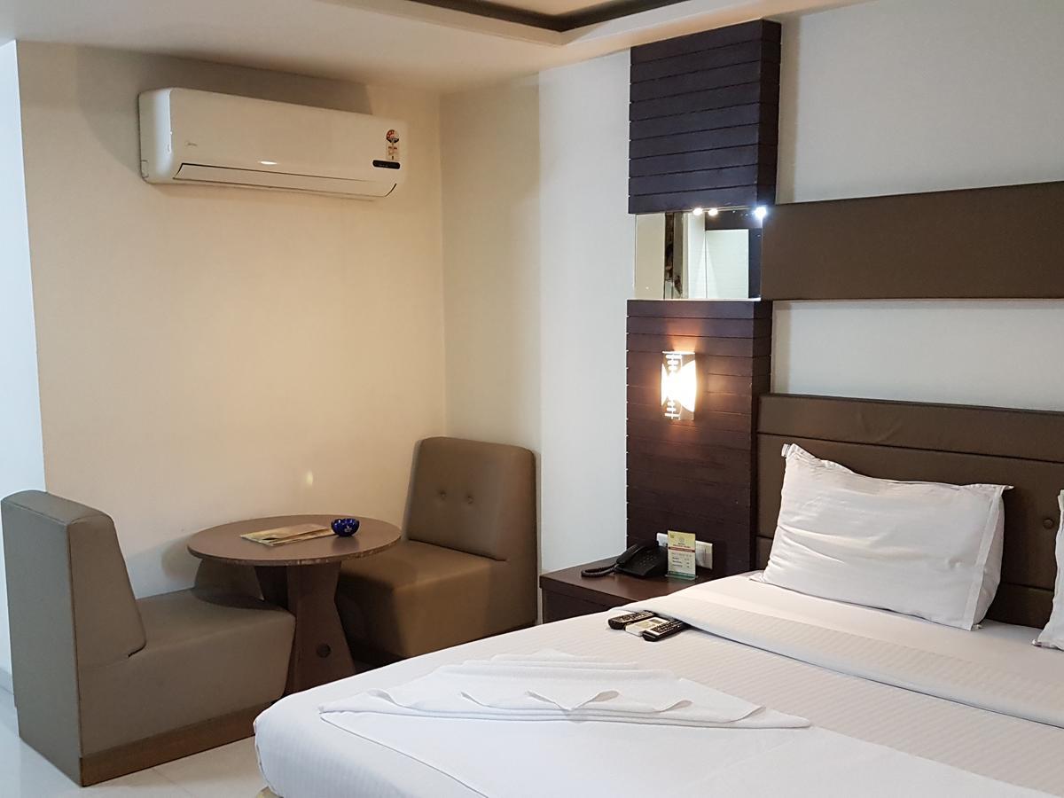 Swagath Grand Suchitra Hotel Hyderabad Esterno foto