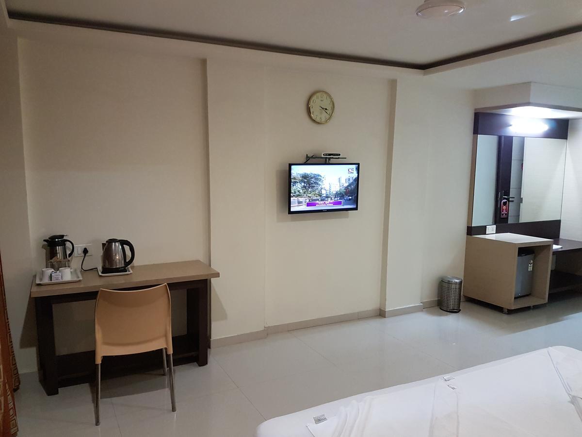 Swagath Grand Suchitra Hotel Hyderabad Esterno foto